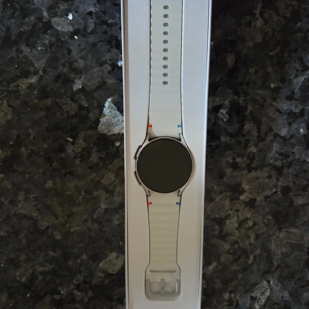 2025 Samsung 7 Watch in White